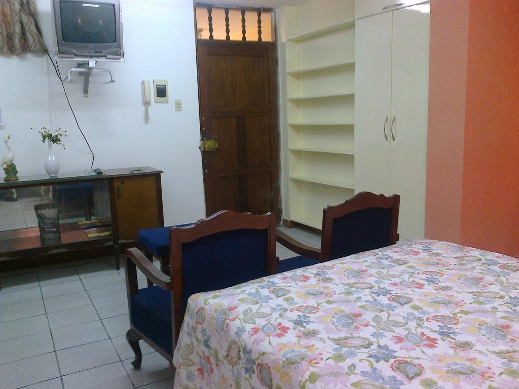 Strenua Santa Maria Suites Trujillo Habitación foto