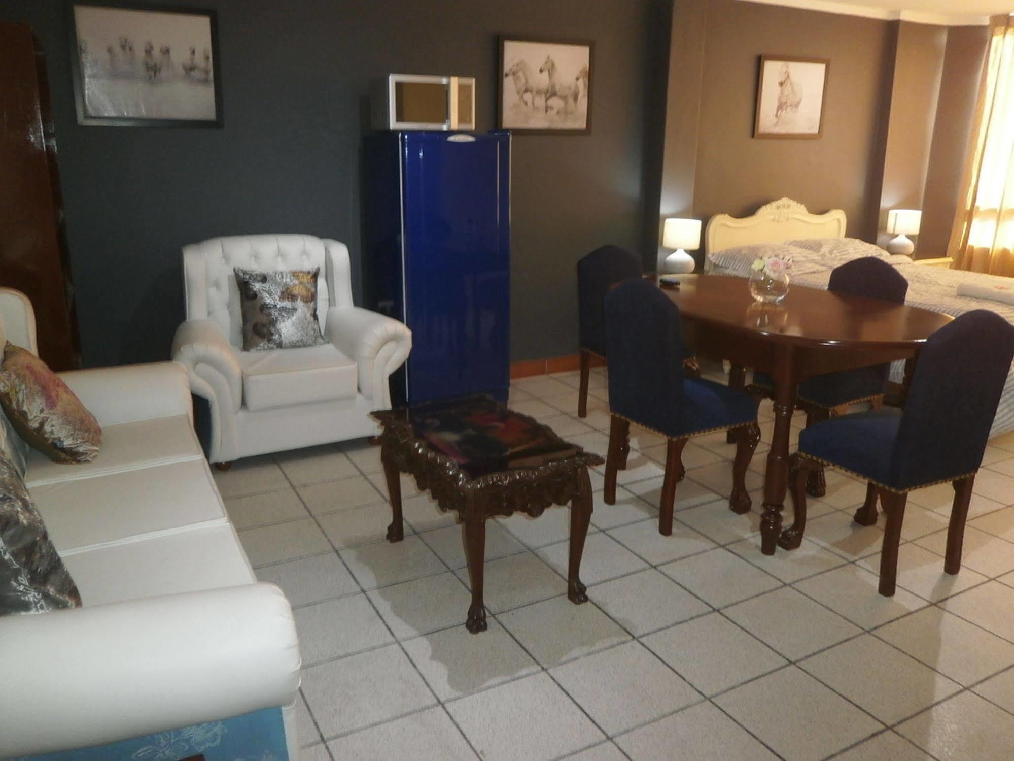 Strenua Santa Maria Suites Trujillo Exterior foto